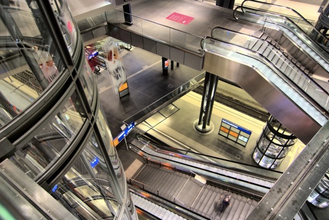 A bela Estação Central de Berlim, a Hauptbahnhof (Fonte: Somewhere in Berlin)